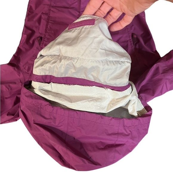 MARMOT GIRLS PURPLE HOODED WINDBREAKER SIZE MEDIUM - Picture 12 of 13